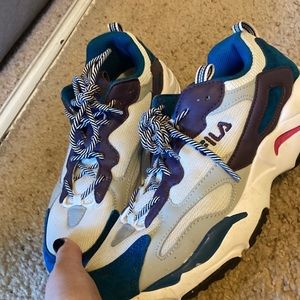 Fila woman’s size 10. Like new